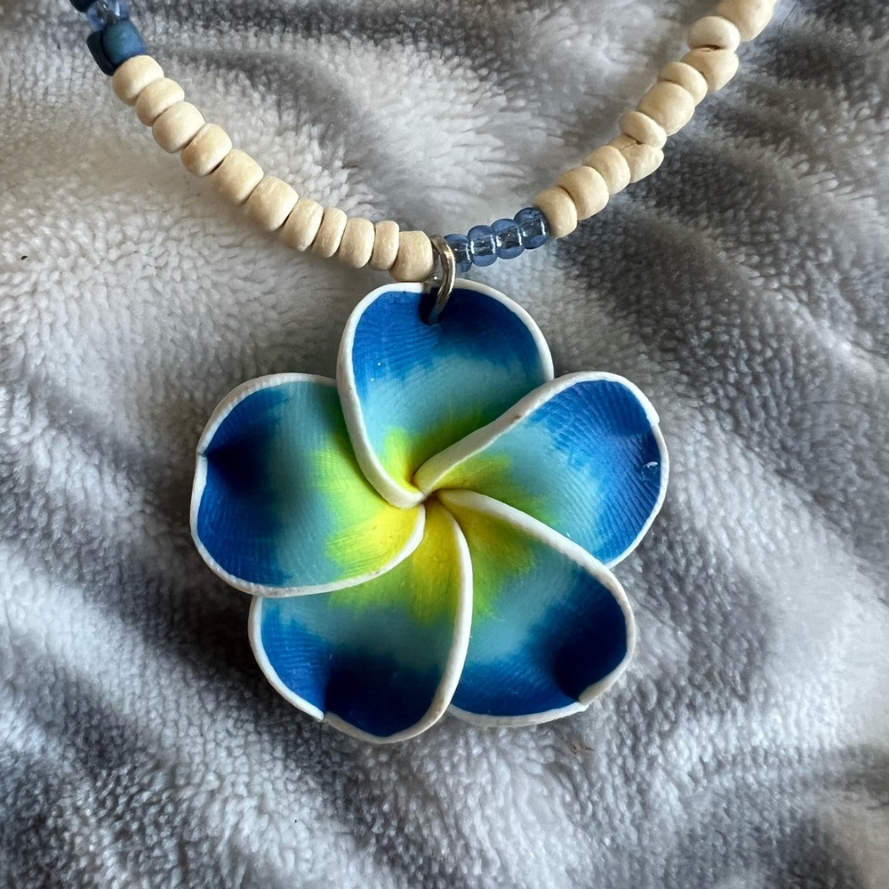Hawaiian flower necklace